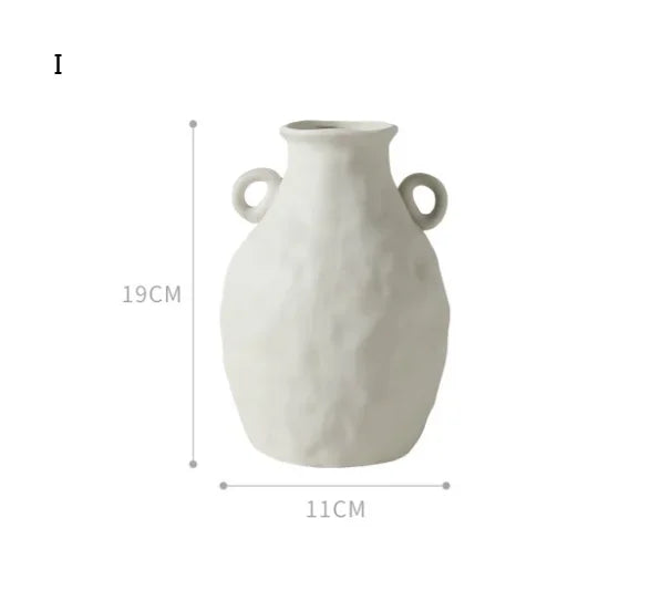 Hollow Nordic Modern Ceramic Vase for Modern Home Decor Hollow Flower Vases for Living Room Bookshelf flower vase