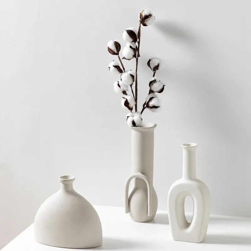 Hollow Nordic Modern Ceramic Vase for Modern Home Decor Hollow Flower Vases for Living Room Bookshelf flower vase